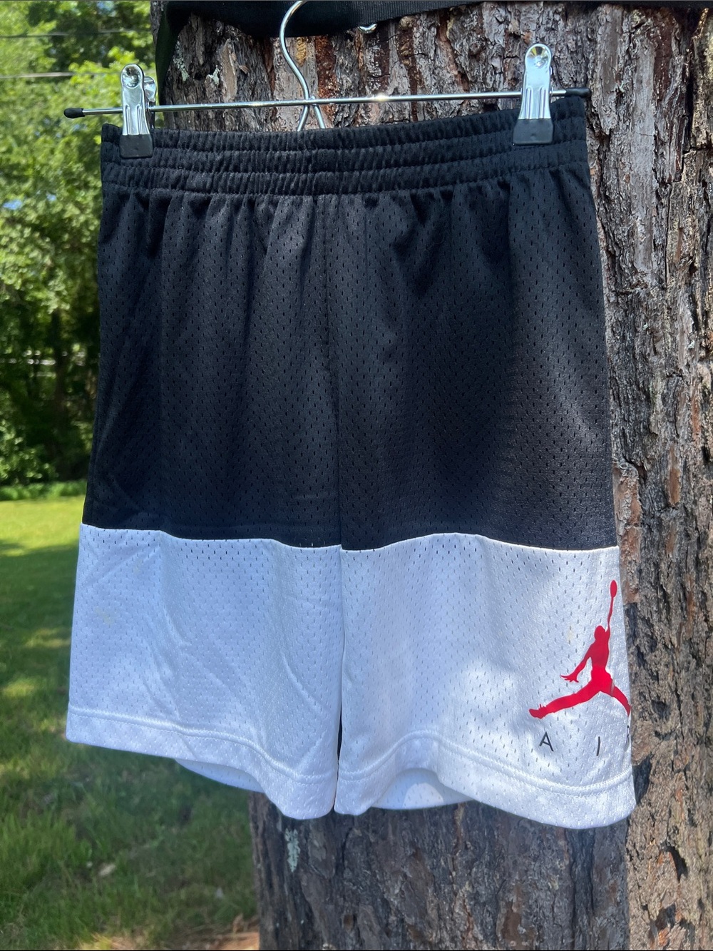 NWOT Jordan Black & White Mesh Basketball Shorts with Red Jumpman